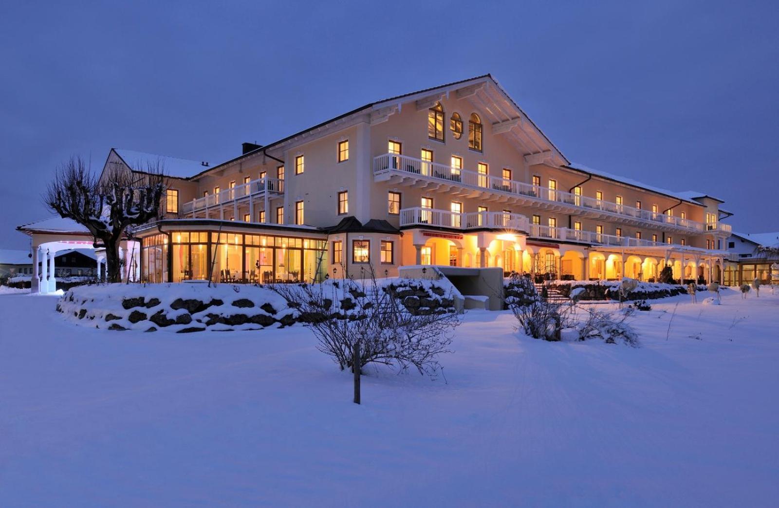 Wellness Natur Resort Gut Edermann Тайзендорф Экстерьер фото